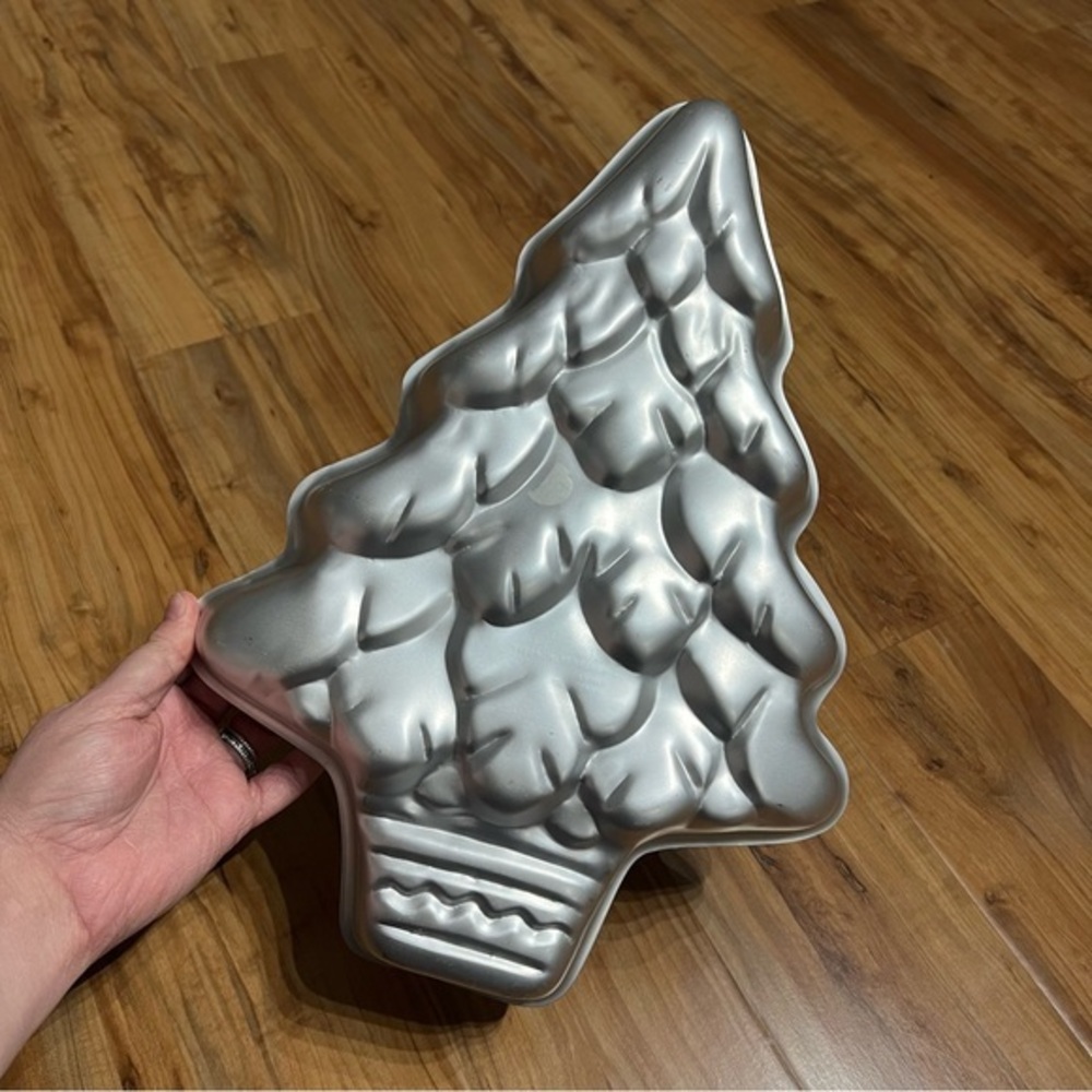 Wilton Cake Pan Mold CHRISTMAS TREE 502-1107 Winter Vintage Holiday‎ Baking
